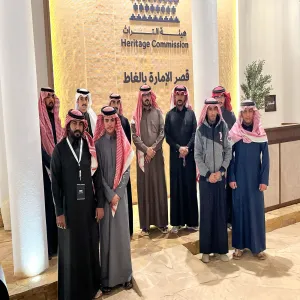 ضمن فعاليات يوم التأسيس وفد طلابي من كلية الشريعة والقانون في زيارة للقرية التراثية ومتحف الغاط