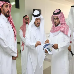 الرئيس التنفيذي يجتمع مع المشرف على مـشروع تـحسين البيئة الجامعية بفرع الكلية برماح