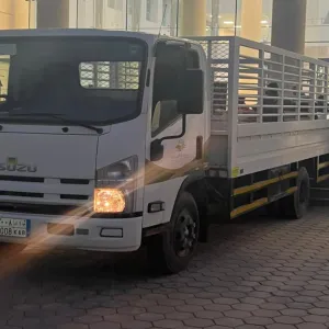 الإدارة العامة للخدمات تواصل جهودها لخدمة مركز الوثائق والمحفوظات