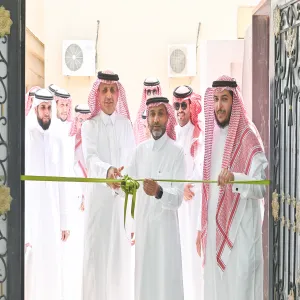وكيل الجامعة للدراسات العليا والبحث العلمي يُدشّنُ مقرَّ إتلاف وثائق الجامعة بمركز الوثائق والمحفوظات
