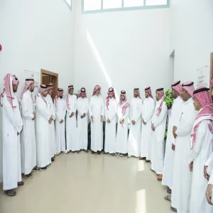 وكيل الجامعة للتنمية والاستثمار يشارك في احتفالية حصول الإدارة على المركز الأول في فئة الإدارات
