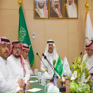 الرئيس التنفيذي للكلية التطبيقية يلتقي بقيادات الكلية لمناقشة الاستعدادات للعام الجديد 1447 هـ
