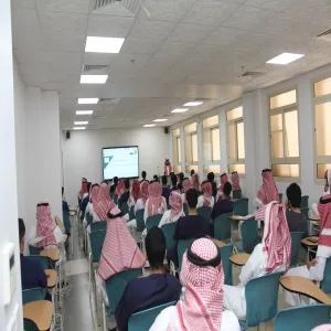 كلية التمريض تنظم سلسلة لقاءات تعريفية مع طلبتها