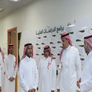وكيل الجامعة للدراسات العليا والبحث العلمي يزور العمادة ويطلع على عملية سير القبول ببرامج الدراسات العليا