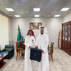 الجامعة تستقبل فريق عمل من جامعة جازان للاطلاع على تجربة الجامعة في شؤون الخريجين والتدريب الطلابي