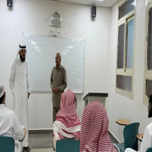وكيل الكلية في جولةٍ تفقديةٍ على قاعات الطلاب