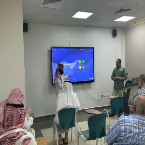 كلية الشريعة والقانون تقيم ورشة عمل تدريبية حول التعامل مع الشاشات التفاعلية