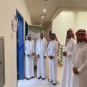 وكيل الجامعة للدراسات العليا والبحث العلمي يدشن معمل بلومبيرغ بكلية إدارة الأعمال