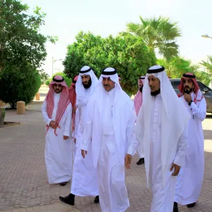 وكيل الجامعة للشؤون التعليمية يفتتح الملتقى العلمي الأول بكلية العلوم