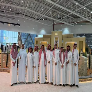 طلبة الجامعة في زيارة إلى معرض الصقور والصيد السعودي الدولي 2025