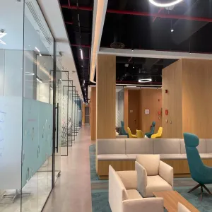 طلبة الجامعة يقومون بزيارة لمركز دعم المنشآت بالرياض