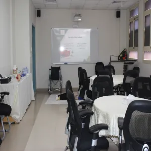كلية التمريض تقيم برنامجاً تعريفياً عن الإسعافات الأولية