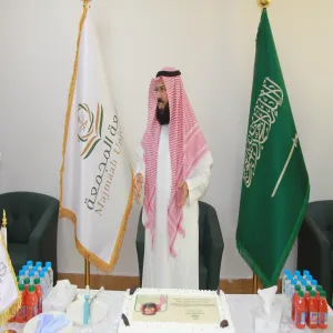 كلية الشريعة والقانون تحتفي بالعمر