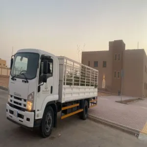 الإدارة العامة للخدمات تشارك في مبادرة الجامعة الخضراء