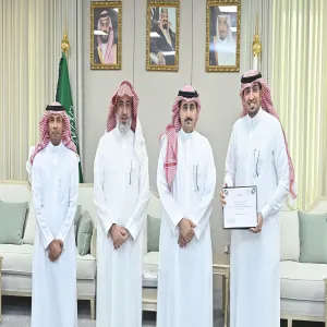 رئيس الجامعة يكرم الأمن الجامعي لدعمه طلاب وطالبات الجامعة المشاركين في الأولمبياد العالمي للروبوت