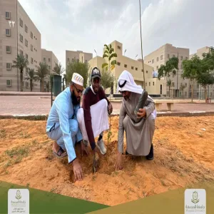 الطلاب الدوليون ينفذون مبادرة خضراء لزراعة الأشجار في اليوم العالمي للتطوّع