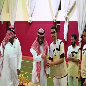 كلية طب الأسنان تقيم دوري كرة القدم لمنسوبيها