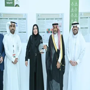تكريم عدد من الباحثين المتميزين من منسوبي الكلية التطبيقية