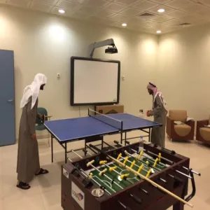 وحدة الأنشطة الطلابية تقيم  مباراة  بين قسم الدراسات الإسلامية وقسم اللغة الإنجليزية في لعبة (تنس الطاولة)