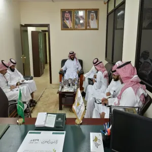 فريق المراجعة الداخلية لعمادة الجودة وتطوير المهارات يزور الإدارة القانونية