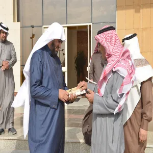 وكيل الجامعة يزور مركز السلطان الثقافي بمدينة تمير