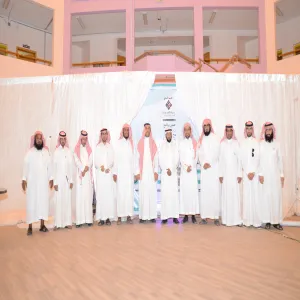 منسوبي عمادة شؤون الطلاب يزورون معرض (مع الله تحلو الحياة)