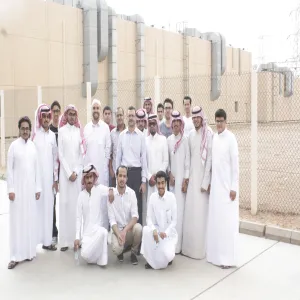 طلاب قسم الهندسة الكهربائية يزورون المحطة الكهربائية في مدينة جلاجل