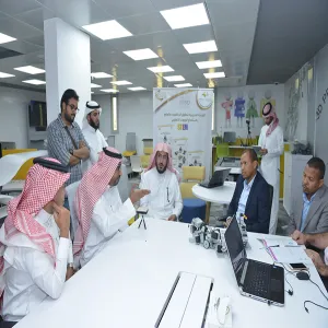 وكيل الجامعة يرعى الورشة التدريبية لتطبيق الرياضيات والعلوم باستخدام الروبوت التعليمي STEM بكلية علوم الحاسب والمعلومات