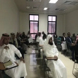 وحدة الأنشطة الطلابية بكلية العلوم والدراسات الانسانية برماح تقيم محاضرة إرشادية ضمن أنشطة مركز التوجيه والإرشاد الطلابي بالجامعة