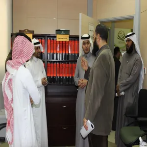 الإدارات الفنية بوكالة الجامعة للشؤون التعليمية تزور كلية إدارة الأعمال