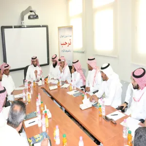 عميد شؤون الطلاب يلتقي بأمناء النشاط للعام الجامعي 1435/1436هـ