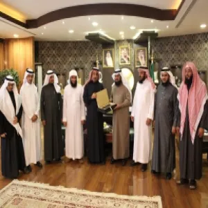 معالي مدير الجامعة يستقبل منسوبي كلية التربية بالزلفي ويتسلم تقريرها السنوي