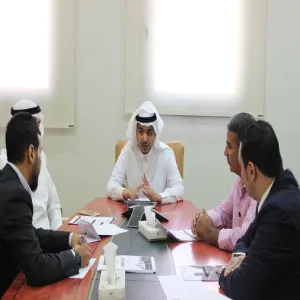 سعادة عميد كلية إدارة الأعمال يترأس الاجتماع الأول لفريق عمل الاعتماد الأكاديمي للكلية للعام الجامعي 1437/1438هـ