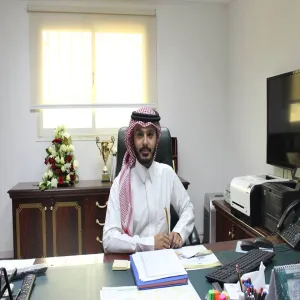 وكيل عمادة السنة التحضيرية ومنسوبيها يهنؤون الدكتور وليد البشر بمناسبة صدور تعينه عميدا للسنة التحضيرية