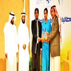 معالي مدير الجامعة يكرم كلية العلوم الطبية التطبيقية لتحقيقها المراكز الأولى بالمشاركات في الملتقى التحضيري للمؤتمر العلمي الرابع بمكه المكرمه
