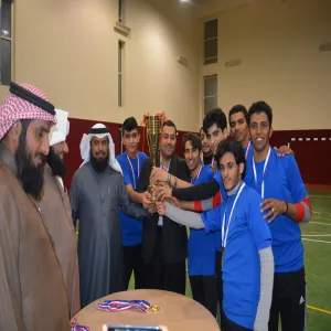 قسم اللغة الإنجليزية حقق كأس بطولة الكلية