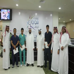 عميد شؤون الطلاب يكرم الطلاب الحاصلين على برنامج الأمير نايف للإسعافات الأولية
