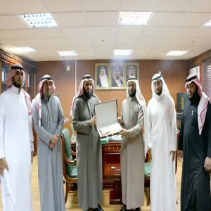 عمادة شؤون الطلاب تطلع وكيل الجامعة على أبرز الخدمات الغذائية المقدمة لطلبة الجامعة