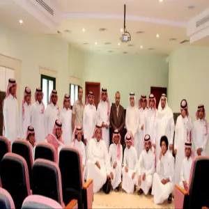طلاب قسم إدارة الأعمال في زيارة إلى بلدية المجمعة