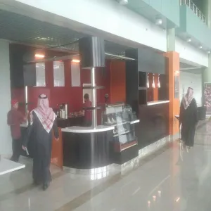 عميد شؤون الطلاب يفتتح مقر الوجبات الخفيفة بمجمع الكليات بالزلفي