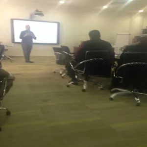 وكالة الجامعة للشؤون التعليمية تنظم ورشة عمل على هامش ندوة "بناء وتطوير الخطط والبرامج الدراسية"