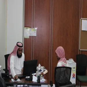 وحدة التسجيل والجداول الدراسية تستقبل الطلاب