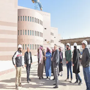 وكيل الجامعة يتفقد مراحل العمل في مشروع مباني إدارة الجامعة والكليات بالمدينة الجامعية بالمجمعة