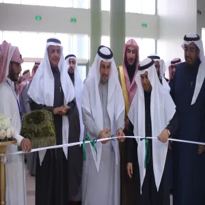 معالي مدير الجامعة يفتتح معرض وقاية