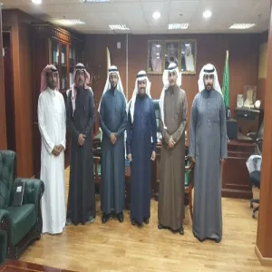 وكيل الجامعة للشؤون التعليمية يطلع على خطة عمل نادي أصدقاء نزاهة الجامعي