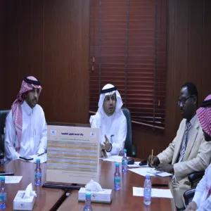 وكيل الجامعة للشؤون التعليمية يناقش تطلعات إدارة القياس والتقويم والتميز في الفترة القادمة