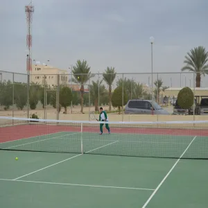 منتخب الجامعة للتنس الأرضي يشارك في بطولة الاتحاد الرياضي للجامعات السعودية في الاحساء