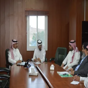 وكالة الجامعة للشؤون التعليمية تعقد اجتماعا للوقوف على سير مهام العمل في إداراتها