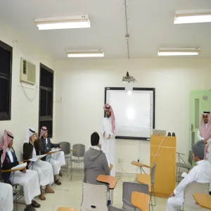 المشرف على مكتب وكيل الجامعة للشؤون التعليمية يطلع على سير دورات اللغة الإنجليزية المكثفة في "حوطة سدير" و"المجمعة"