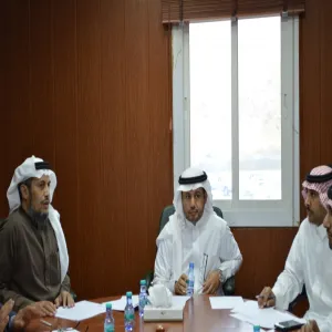 برئاسة "الدكتور الرميح"... اجتماع يناقش تقييم العمداء ومعايير اعتماد القيادات